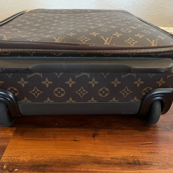 Louis Vuitton Pegase 45 - Picture 5 of 8